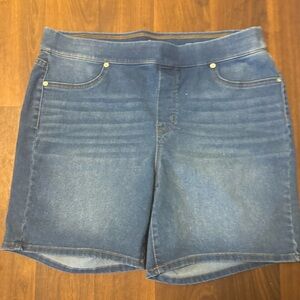 New Directions Size 14R Short light denim Shorts adjustable stretch waste band.